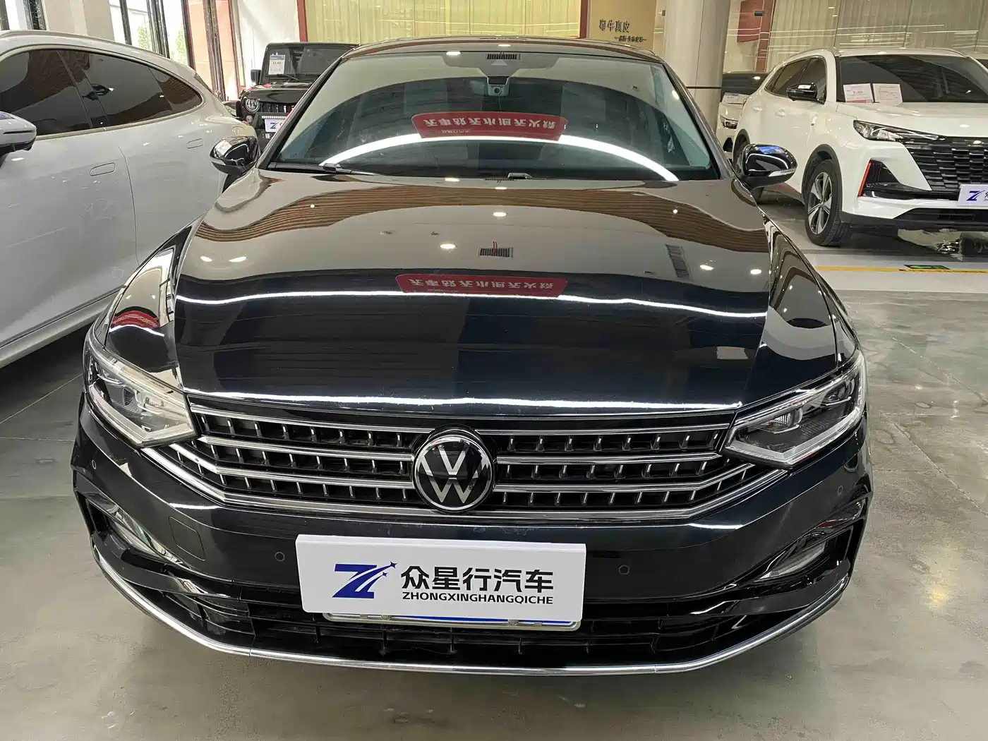 Volkswagen Magotan 2023 Model 2 Million Commemorative Edition 330TSI DSG Luxury фото 2