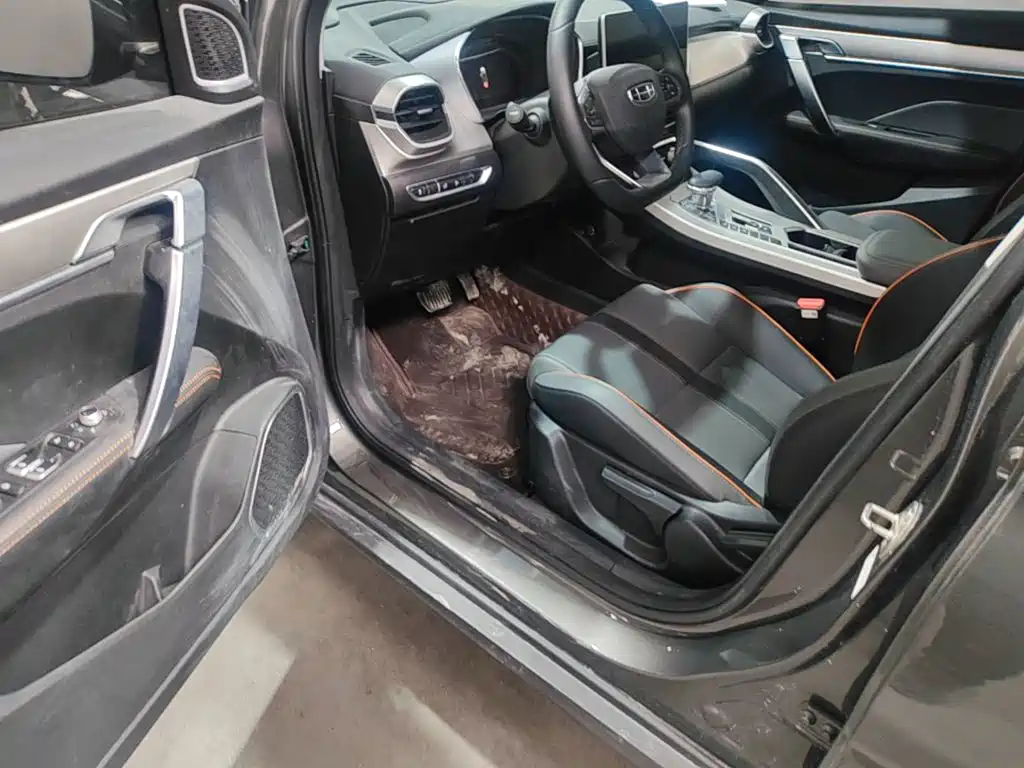 Photo 16 - Geely Binyue