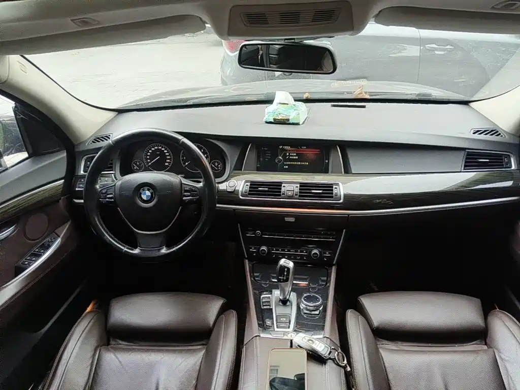 Photo 12 - BMW 5 Series GT