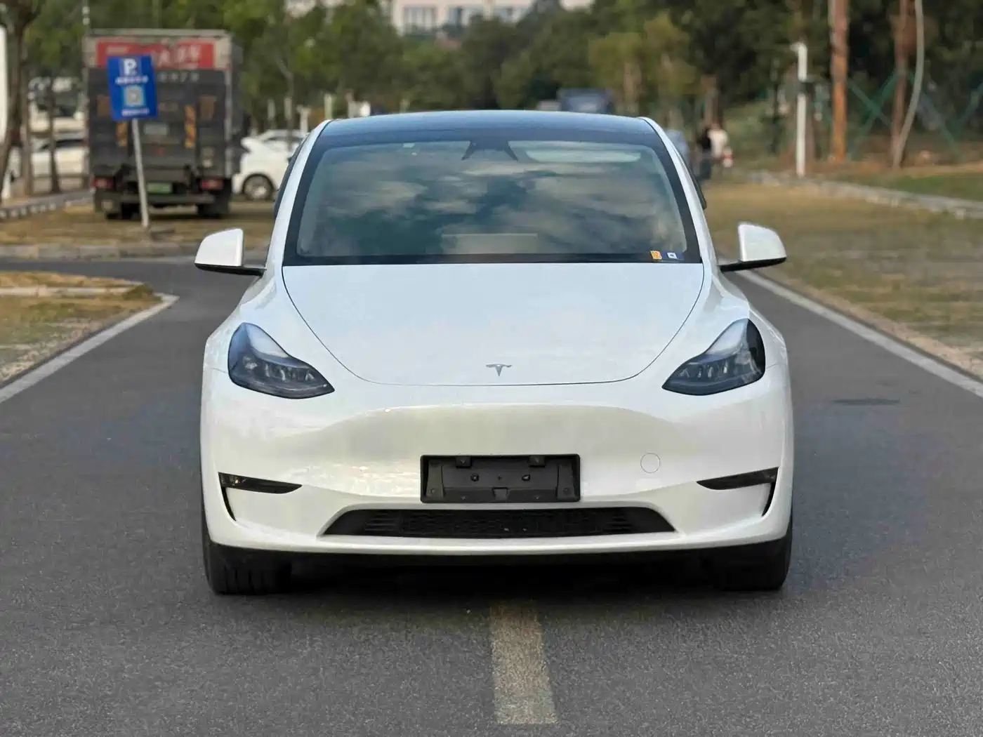 TESLA MODEL Y