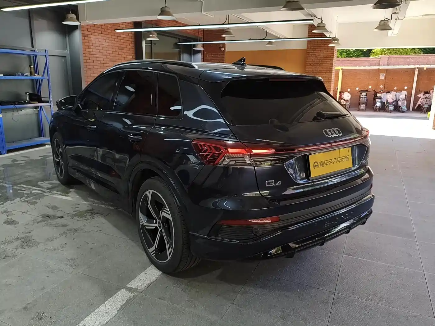 Фото 3 - Audi Q4 e-tron