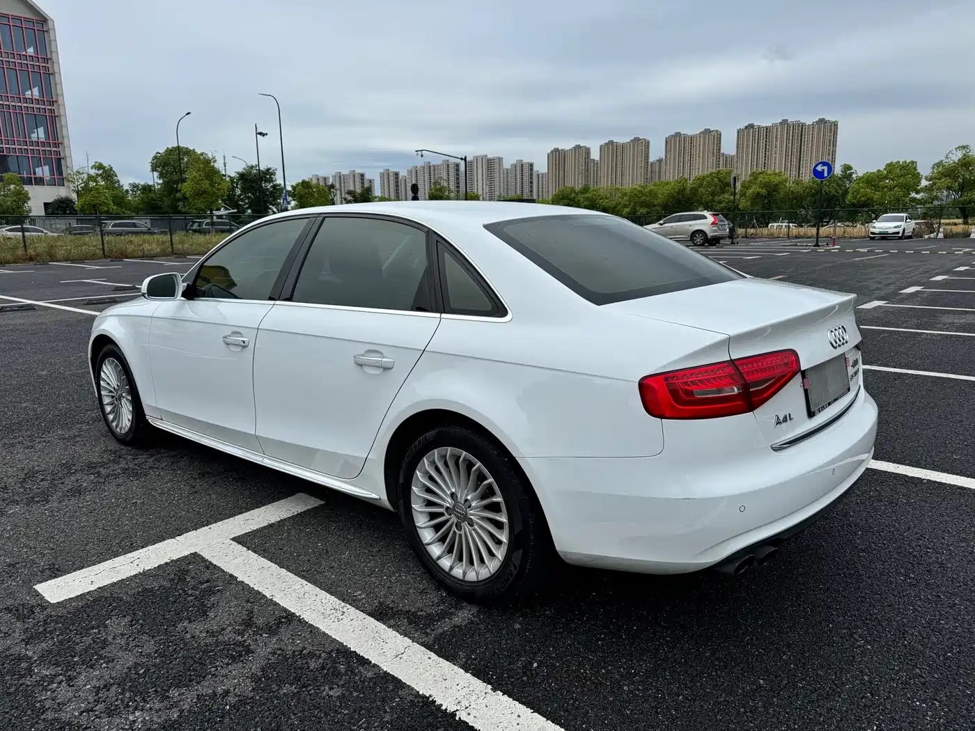 Audi A4L 2016 35 TFSI Automatic Standard фото 4