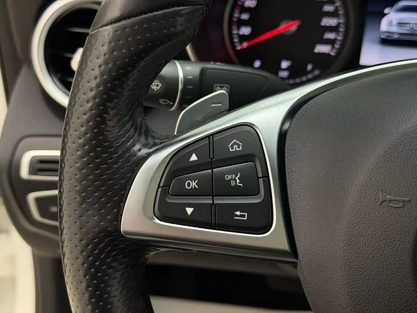 Mercedes-Benz C-Class 2015 C 200 Sport Edition 4MATIC фото 22