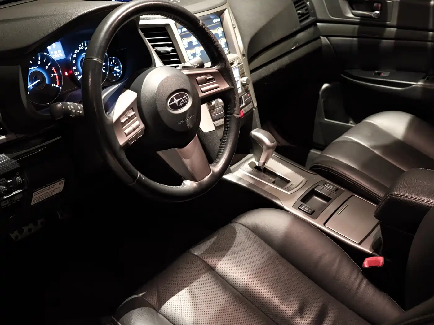 Subaru Outback 2012 2.5i Luxury Navigation Edition фото 20