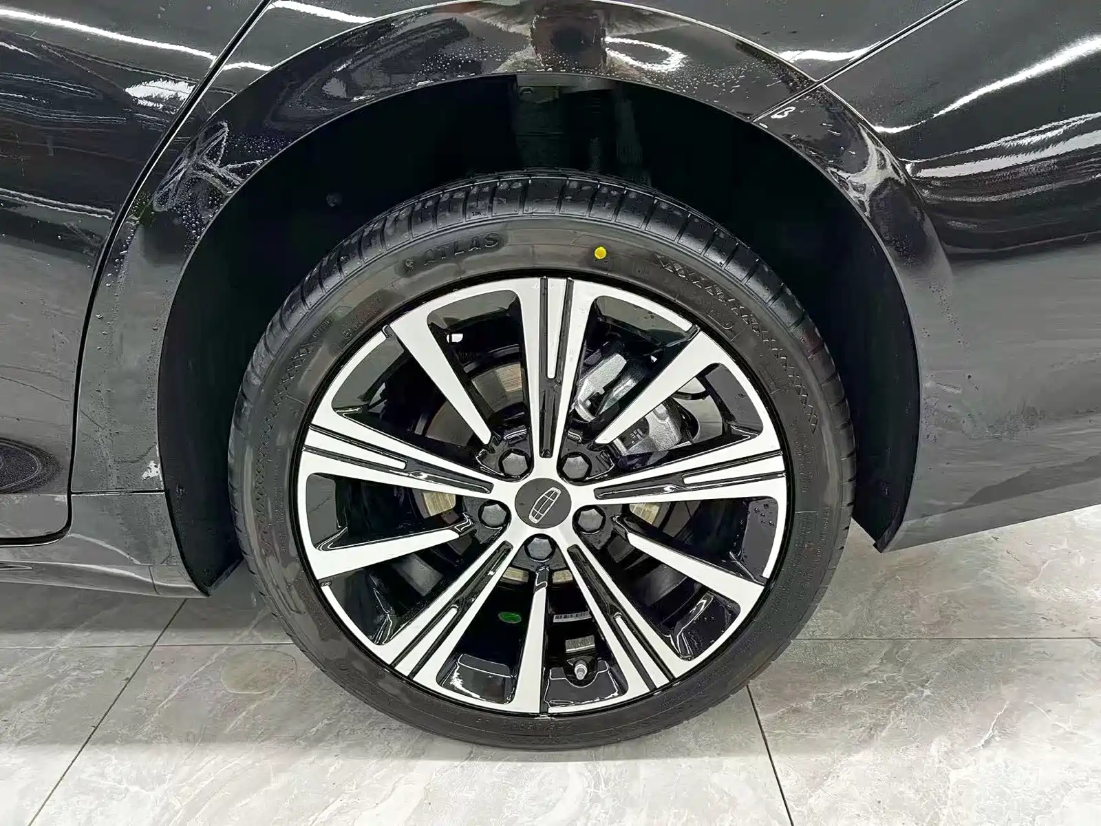 Фото 21 - Geely Preface