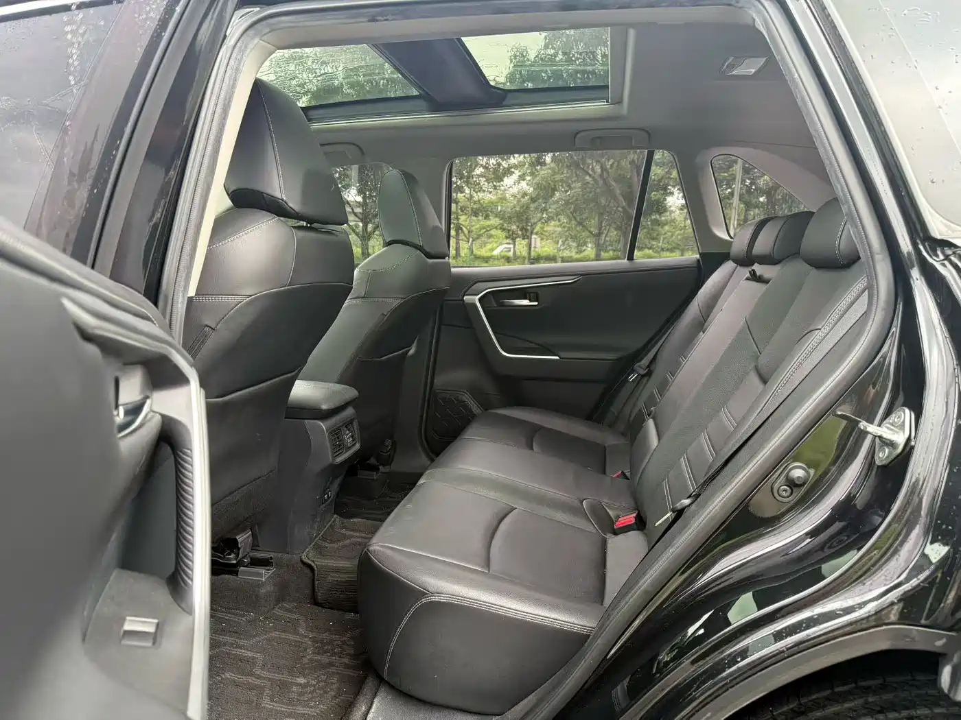 Toyota RAV4 Rongfang 2020 2.0L CVT 2WD Prestige Edition фото 6