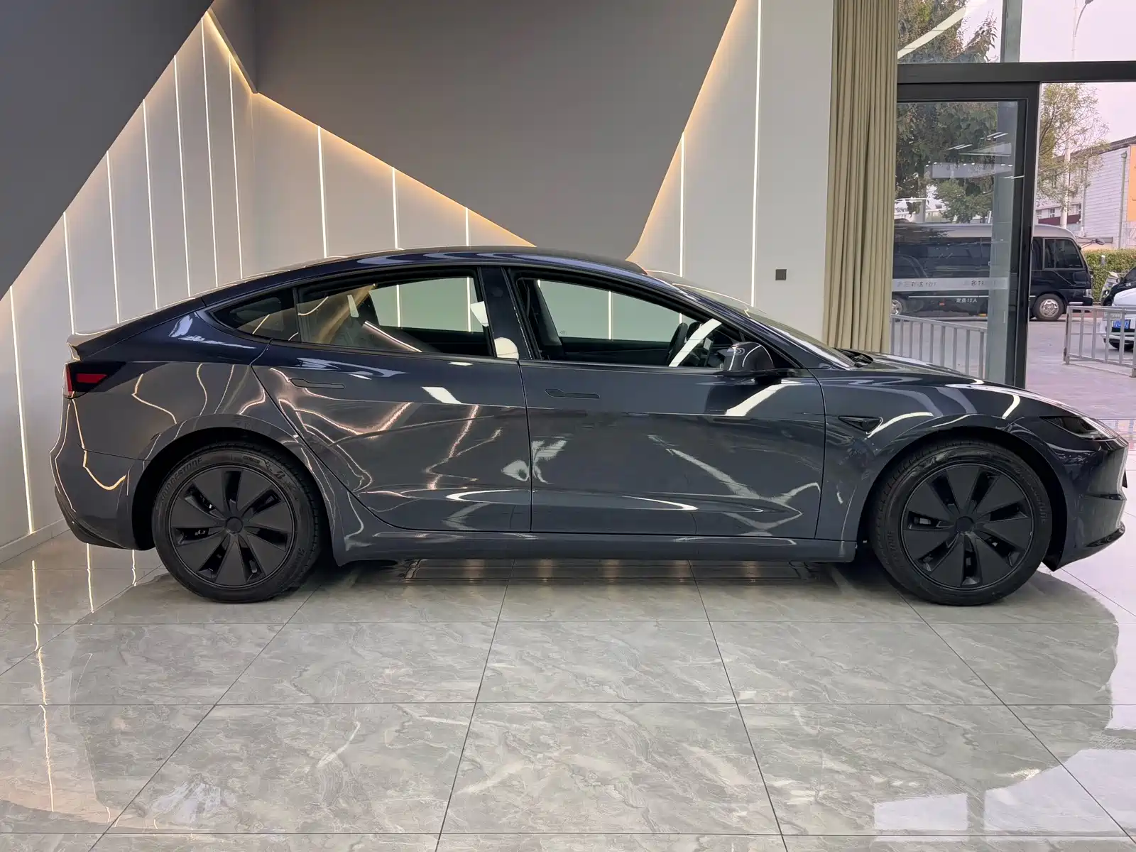 Фото 6 - Tesla Model 3