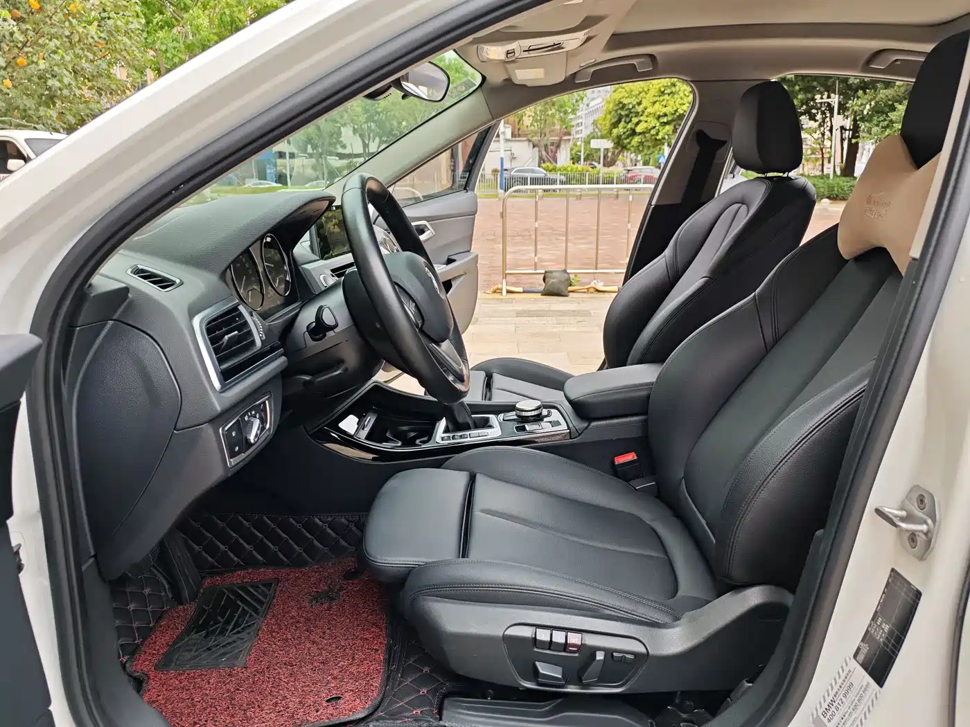 BMW 1 Series 2017 118i Sport фото 7