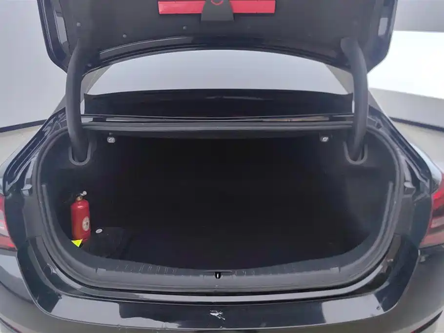 Hongqi H5 2022 Classic Facelift 1.8T Automatic Smart Connect Flag Enjoyment Edition фото 4