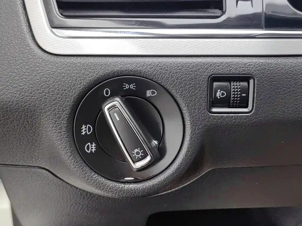 Volkswagen Bora 2013 2013 1.6L Automatic Comfort Model