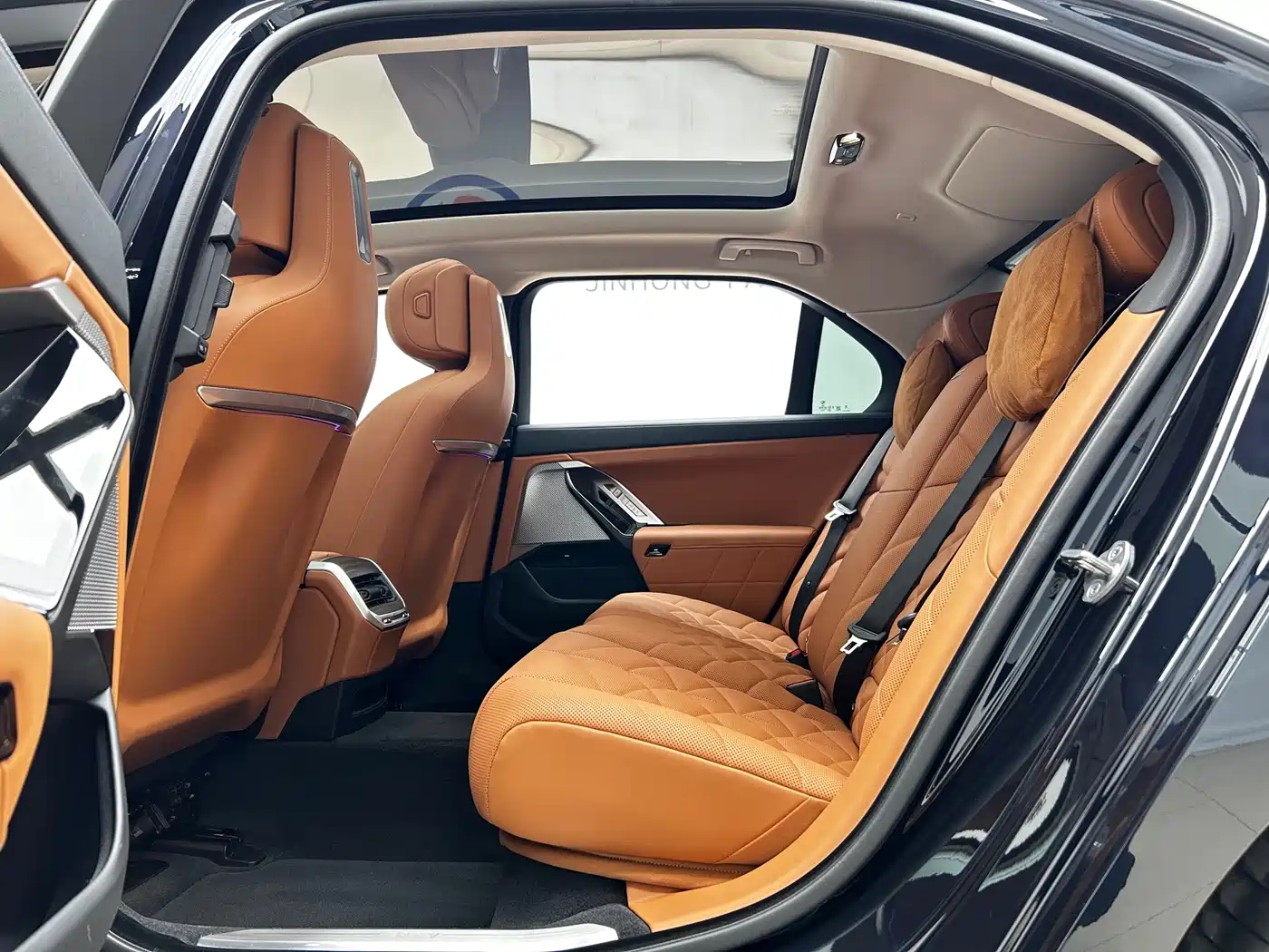BMW 7 Series 2024 2023 Model 735Li Luxury Package