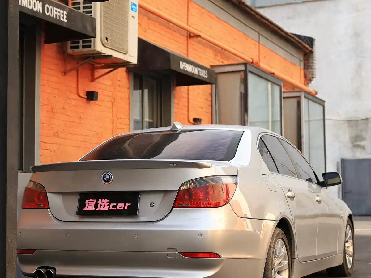 BMW 5 Series (Import) 2004 545i фото 4