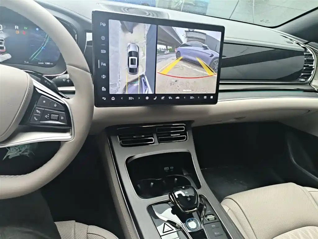 BYD Han 2025 DM-i Smart Driving Edition 125KM Comfort фото 13