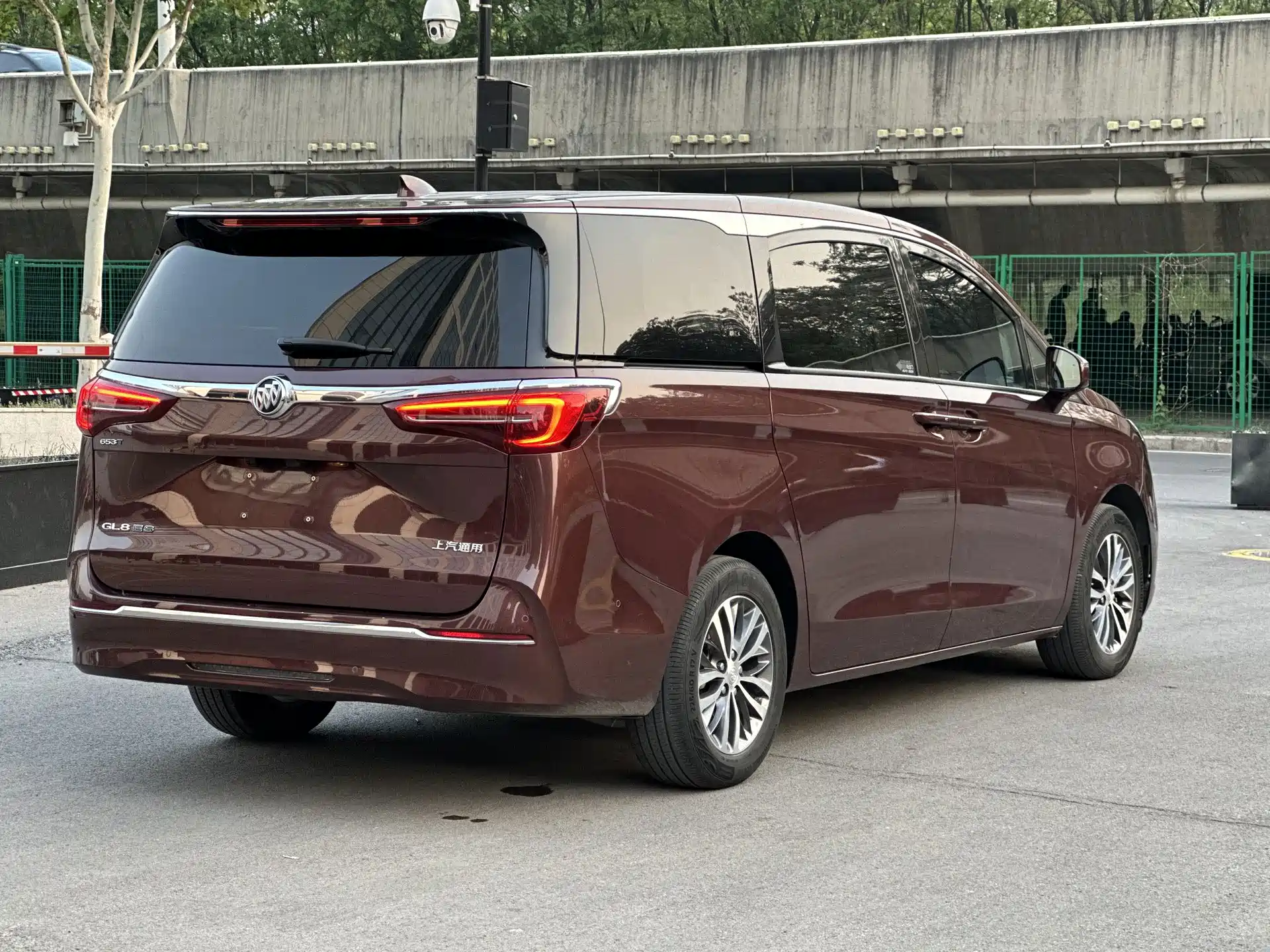 Фото 14 - Buick GL8