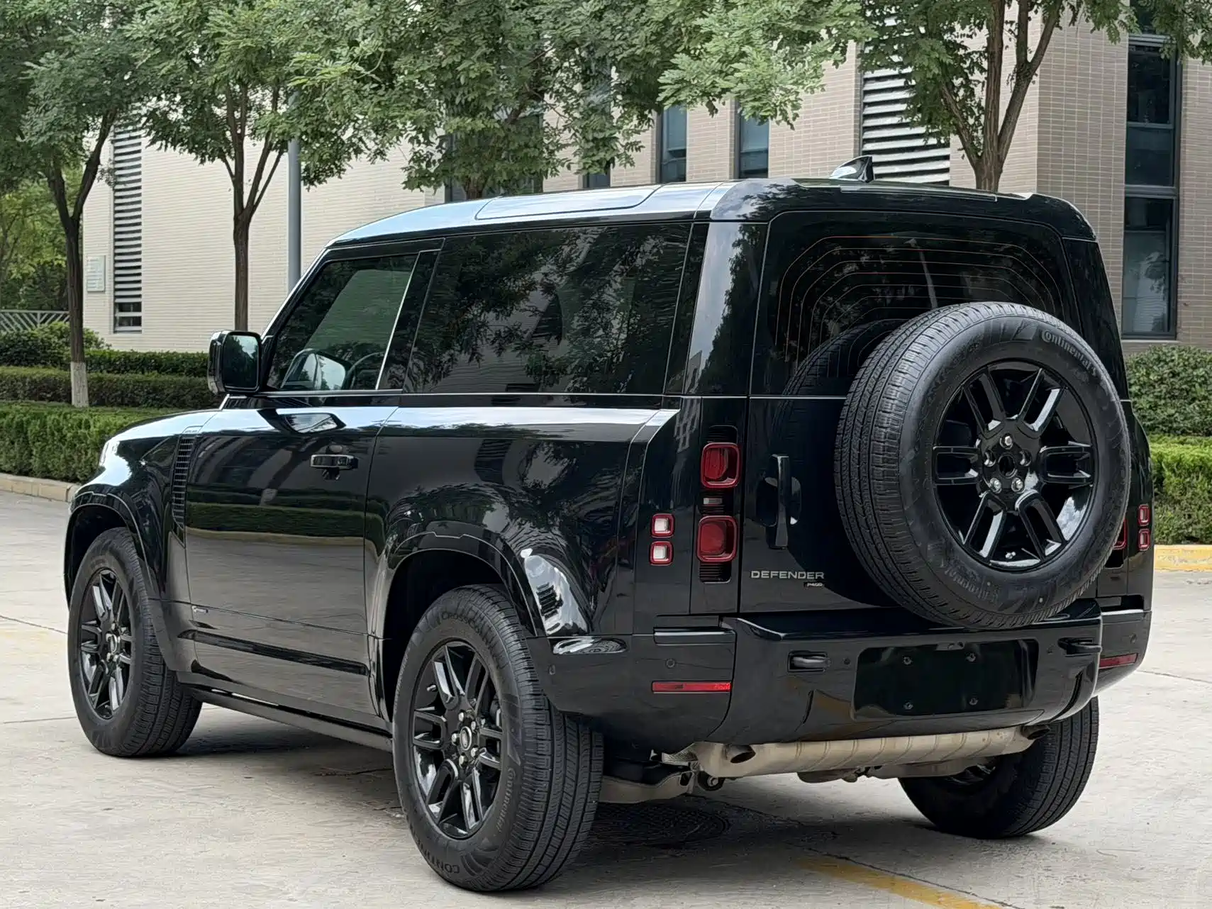 Фото 21 - Land Rover Defender