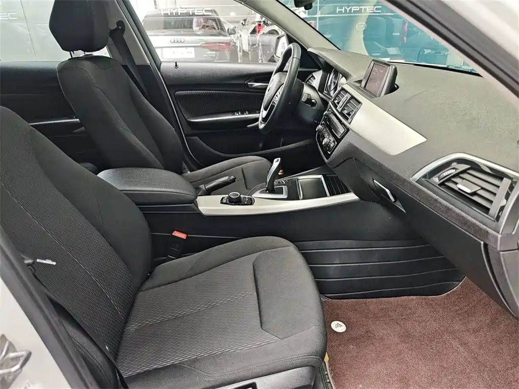 BMW 1 Series (Import) 2018 118i Leading фото 13
