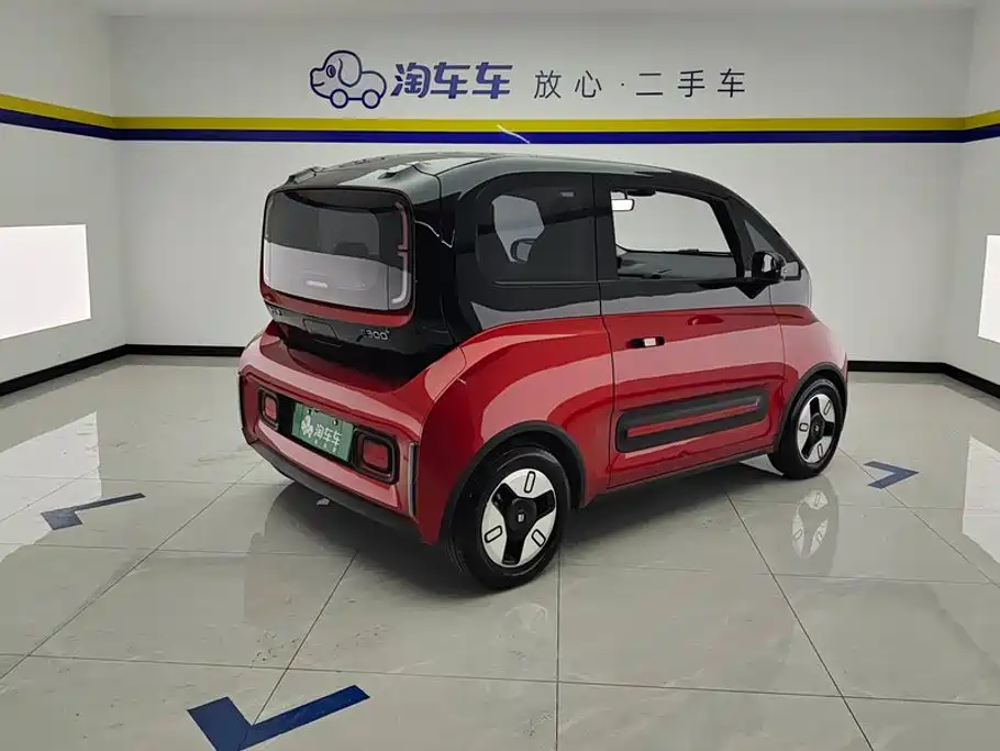 2021 Baojun E300