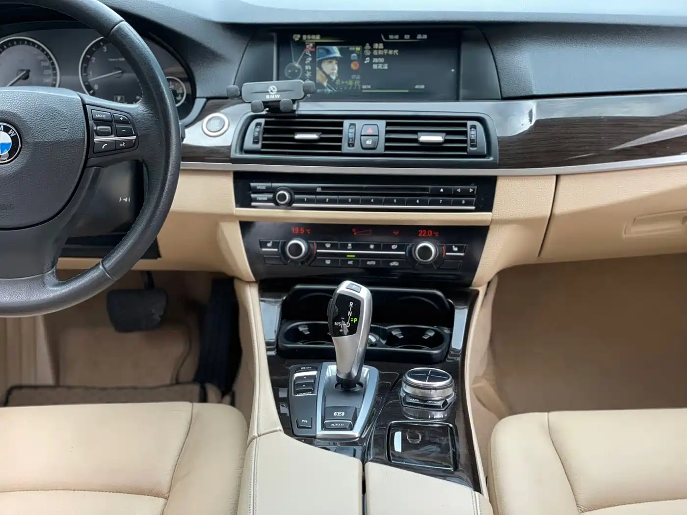 BMW 5 Series 2013 530Li Leadership фото 9