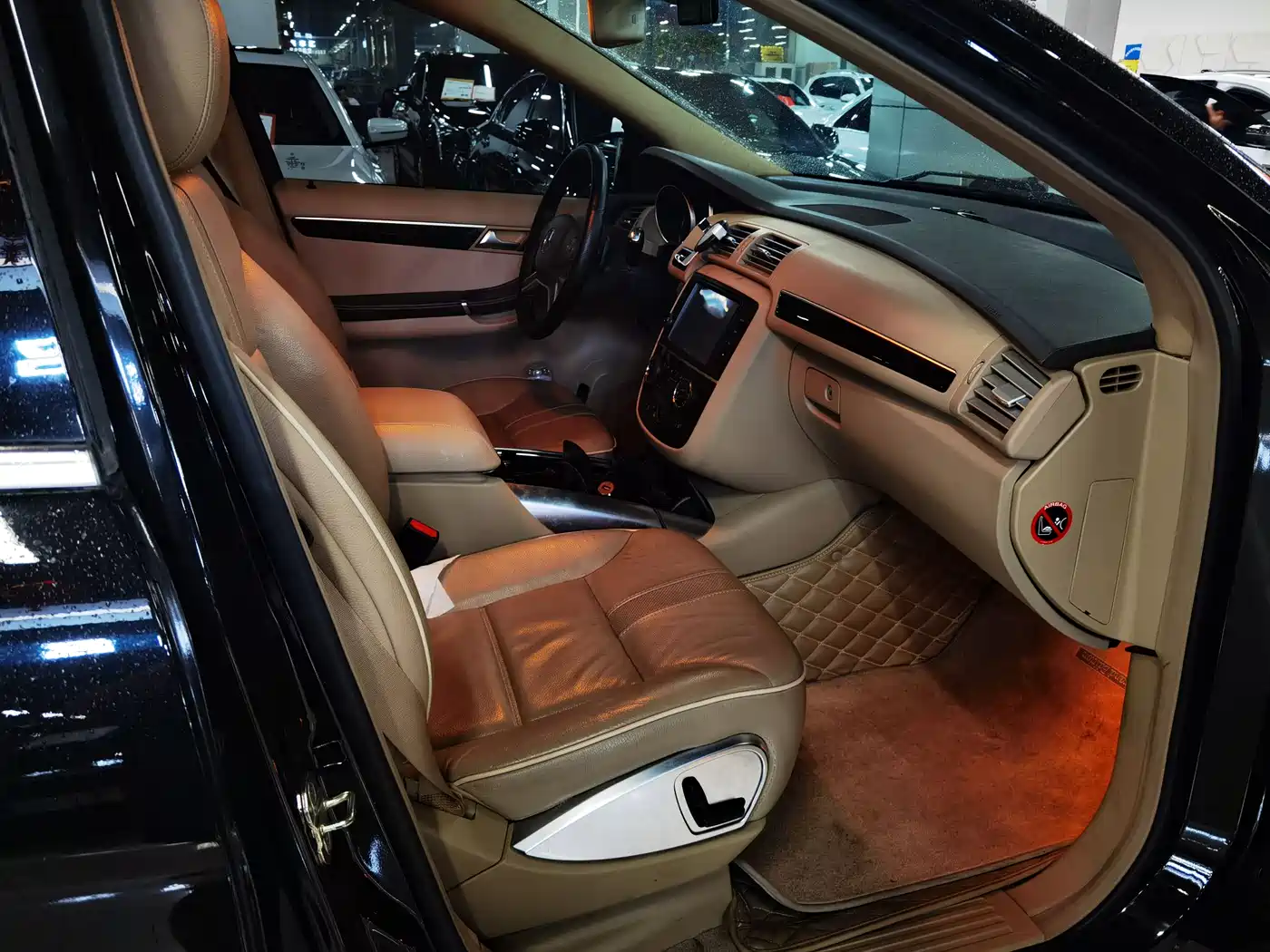 Mercedes-Benz R-Class 2017 R 320 4MATIC Business Collector's Edition фото 5