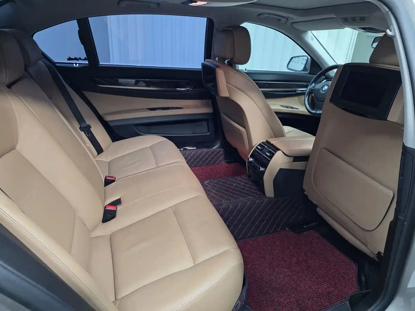 BMW 7 Series 2009 Model 740Li Leading Edition фото 5