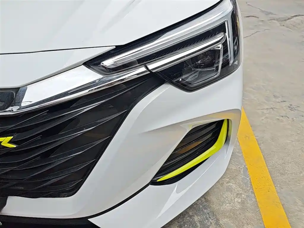 Фото 24 - Roewe i6 MAX