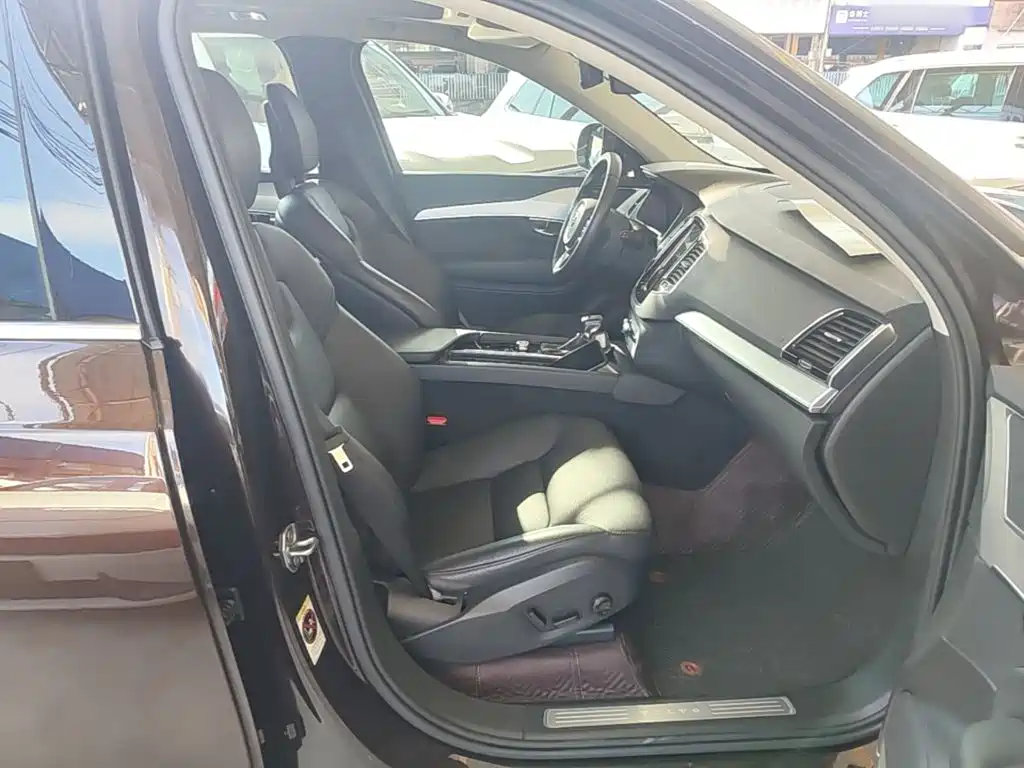 صورة 25 - Volvo XC90