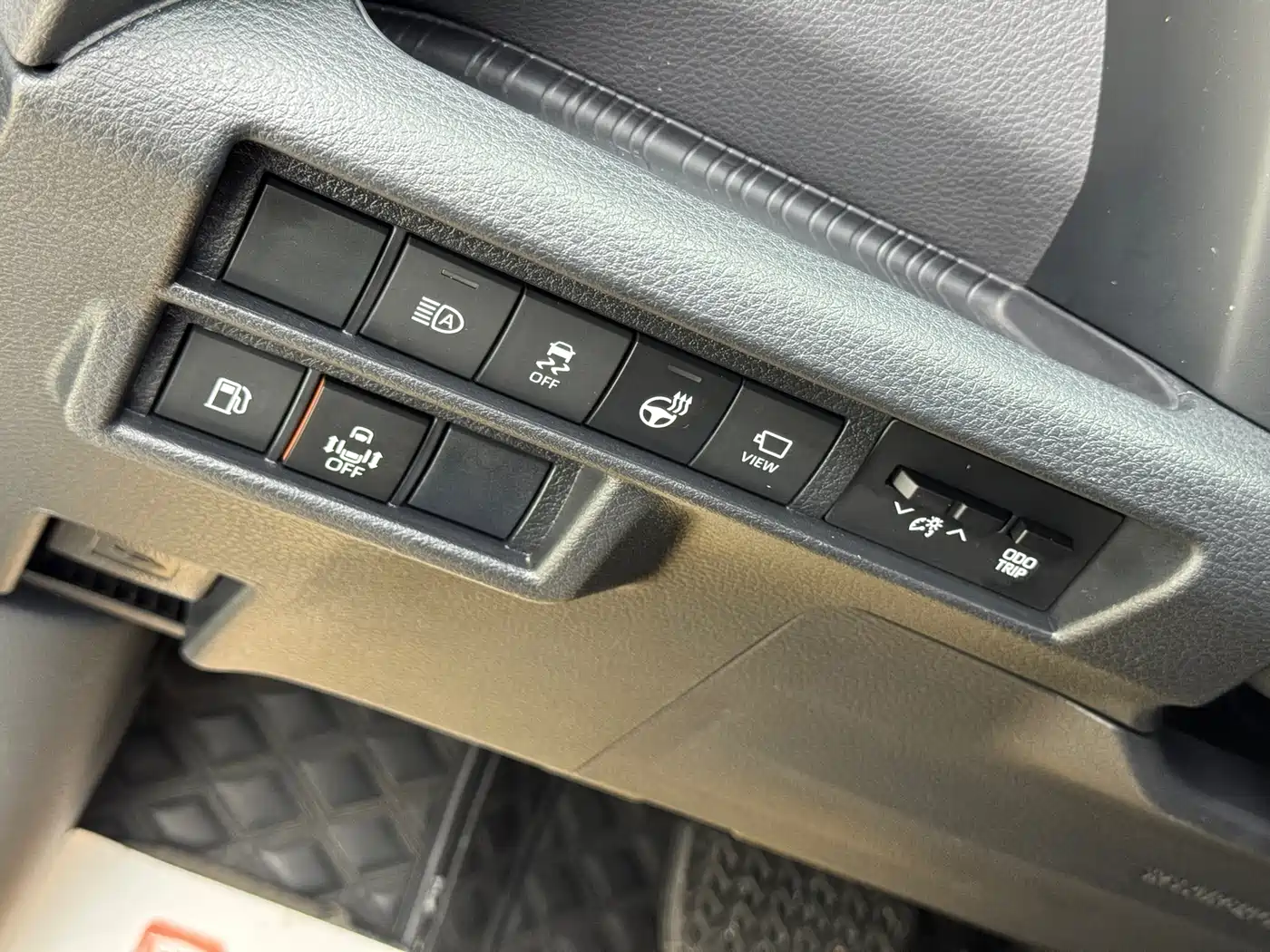 Toyota Sienna 2023 2.5L Hybrid Platinum Edition фото 9