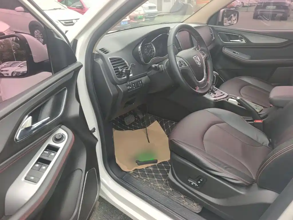 Baojun 560 2017 2016 1.8L iAMT Luxury