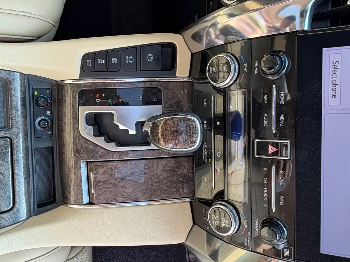 Toyota Alphard 2021 Hybrid 2.5L Premium фото 26