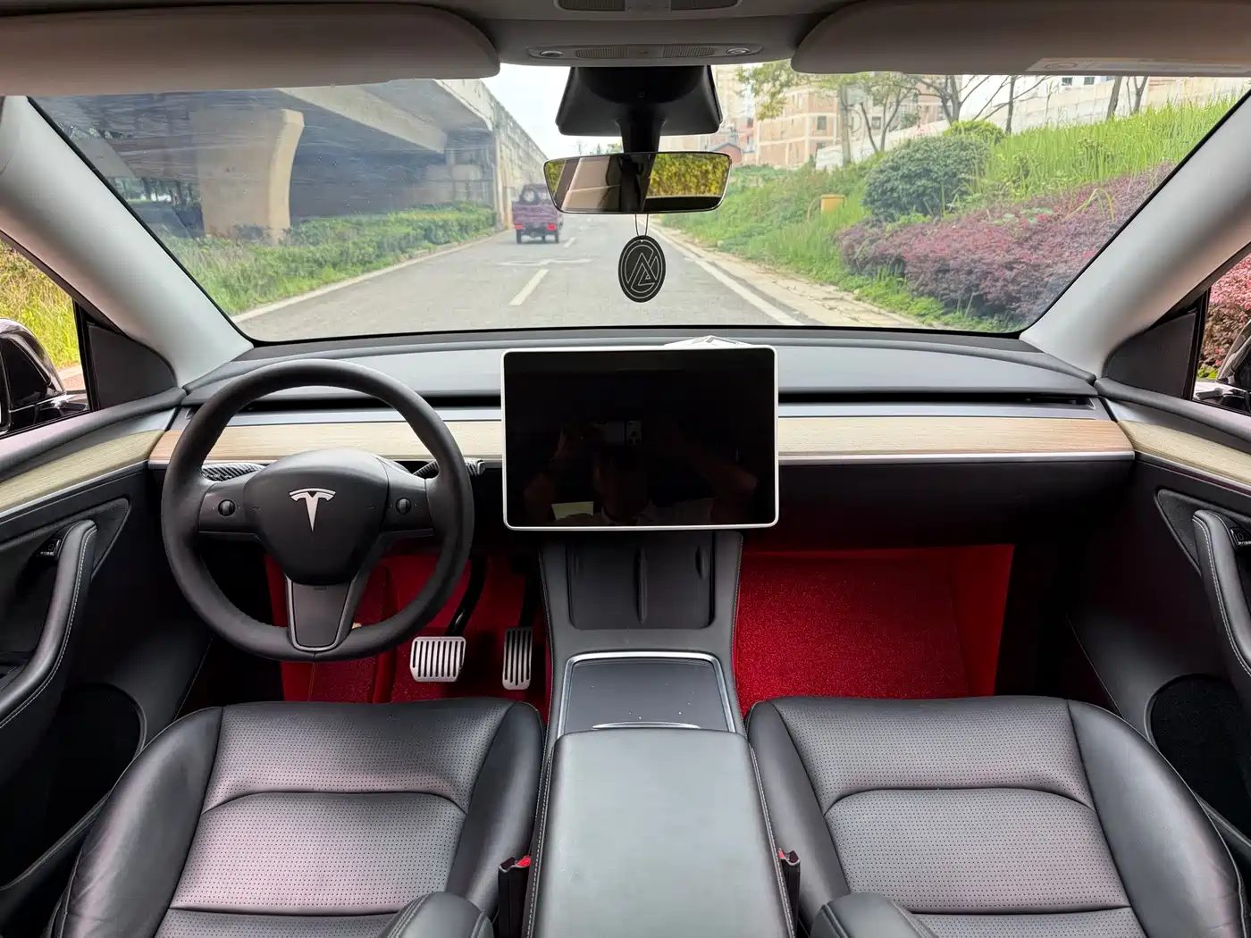 Фото 3 - Tesla Model Y