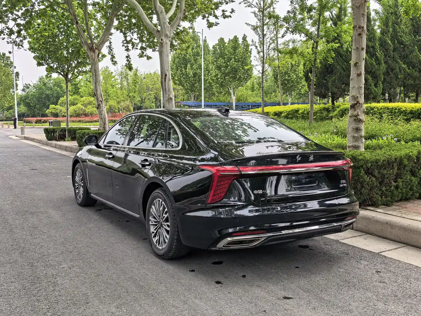 Hongqi H5 2024 1.5T DCT Smart Connect Flag Rhythm Edition фото 6