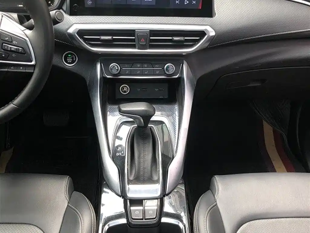 SAIC Maxus Maxus G50 2019 1.5T Automatic Luxury Edition China VI фото 12