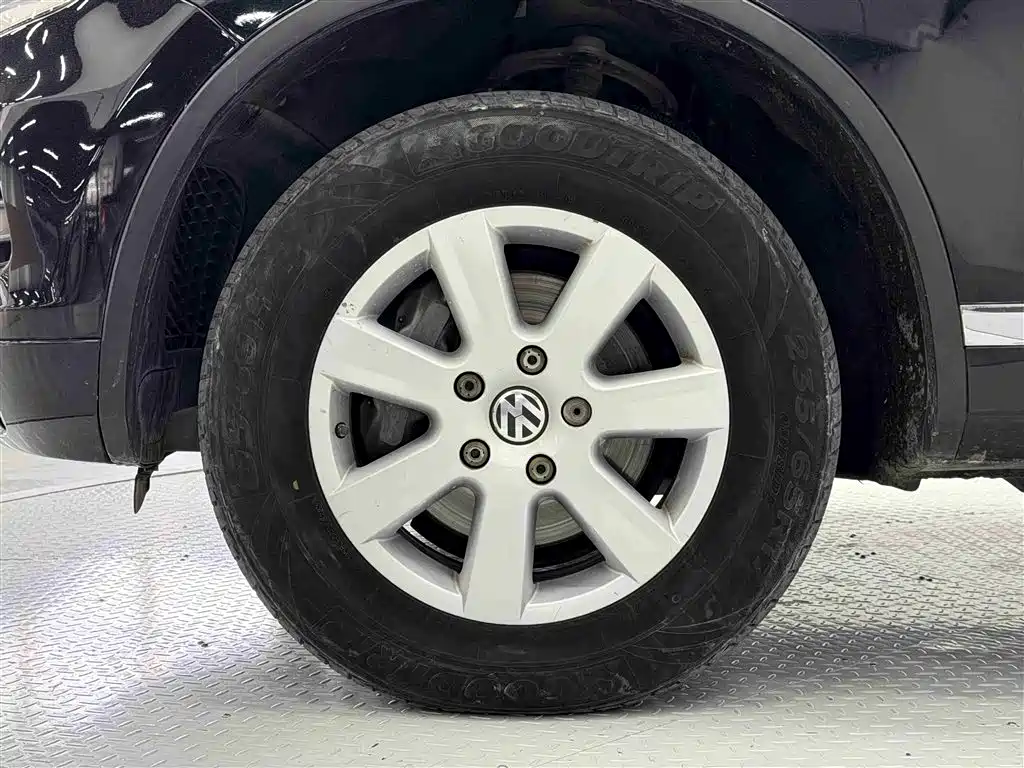 Volkswagen Touareg 2011 3.0TDI Diesel Standard фото 19