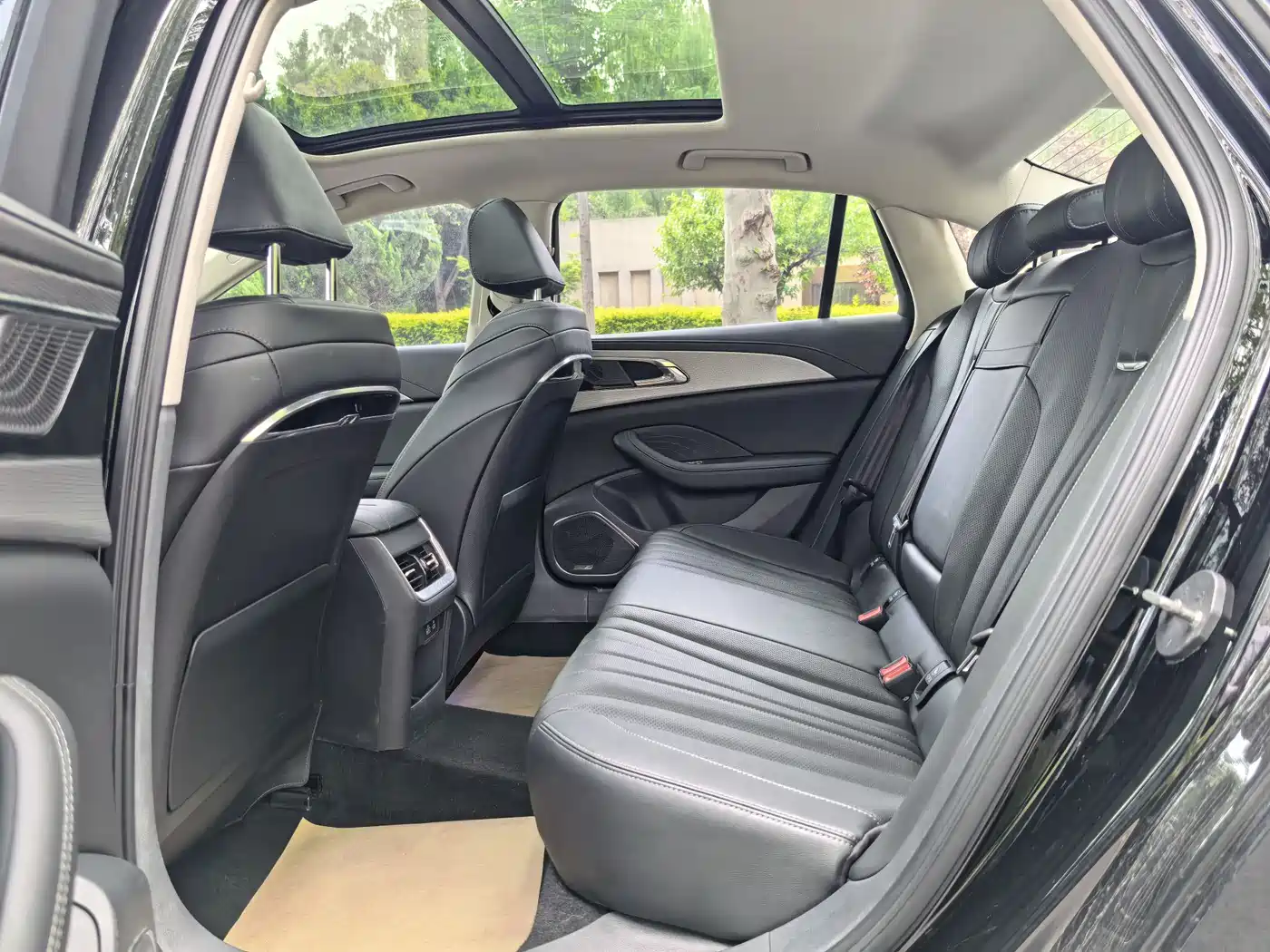 Hongqi H5 2024 1.5T DCT Smart Connect Flag Rhythm Edition фото 21