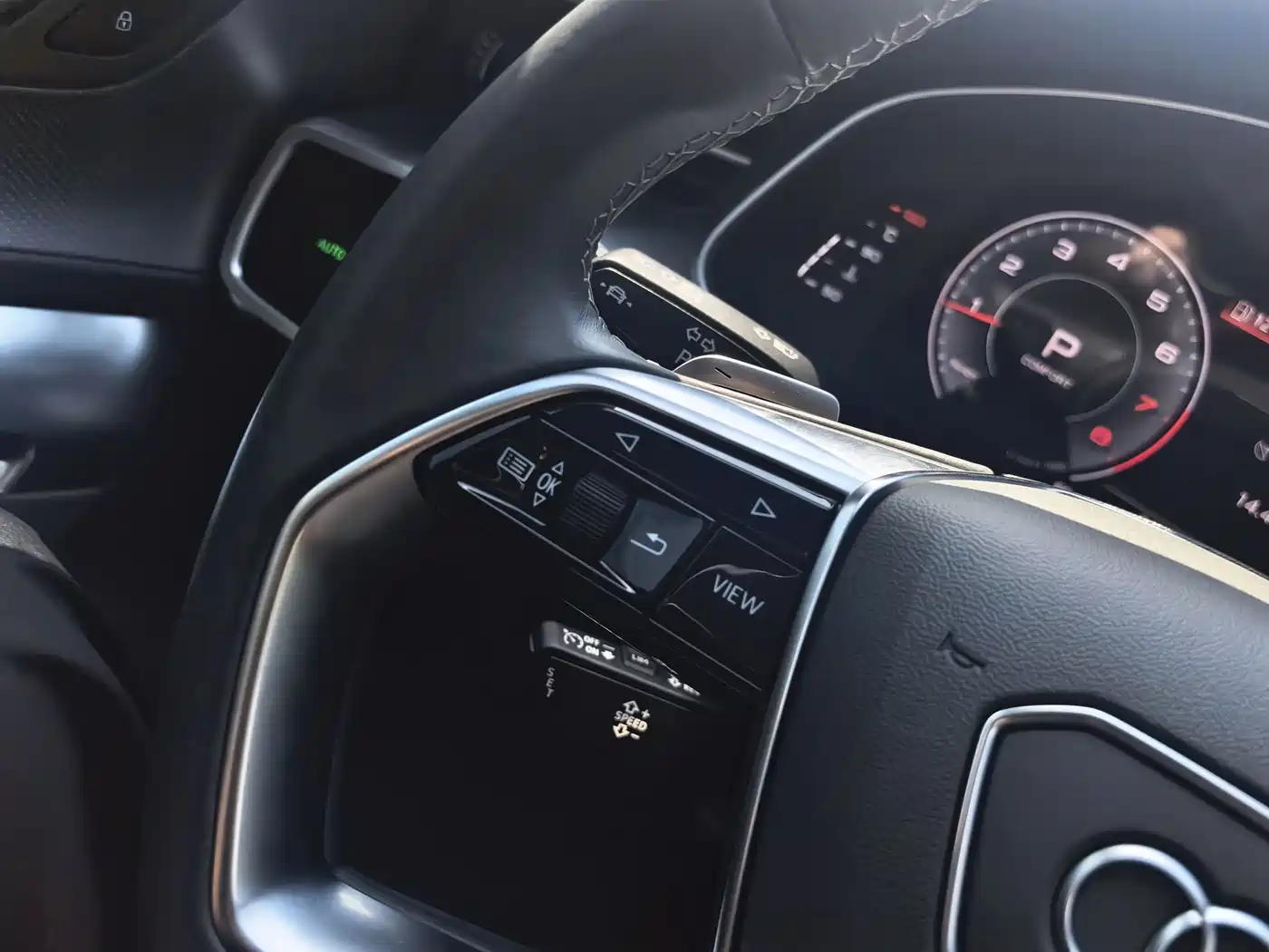 Audi A7L 2024 45TFSI quattro S-line Vision Edition Crystal Package фото 23