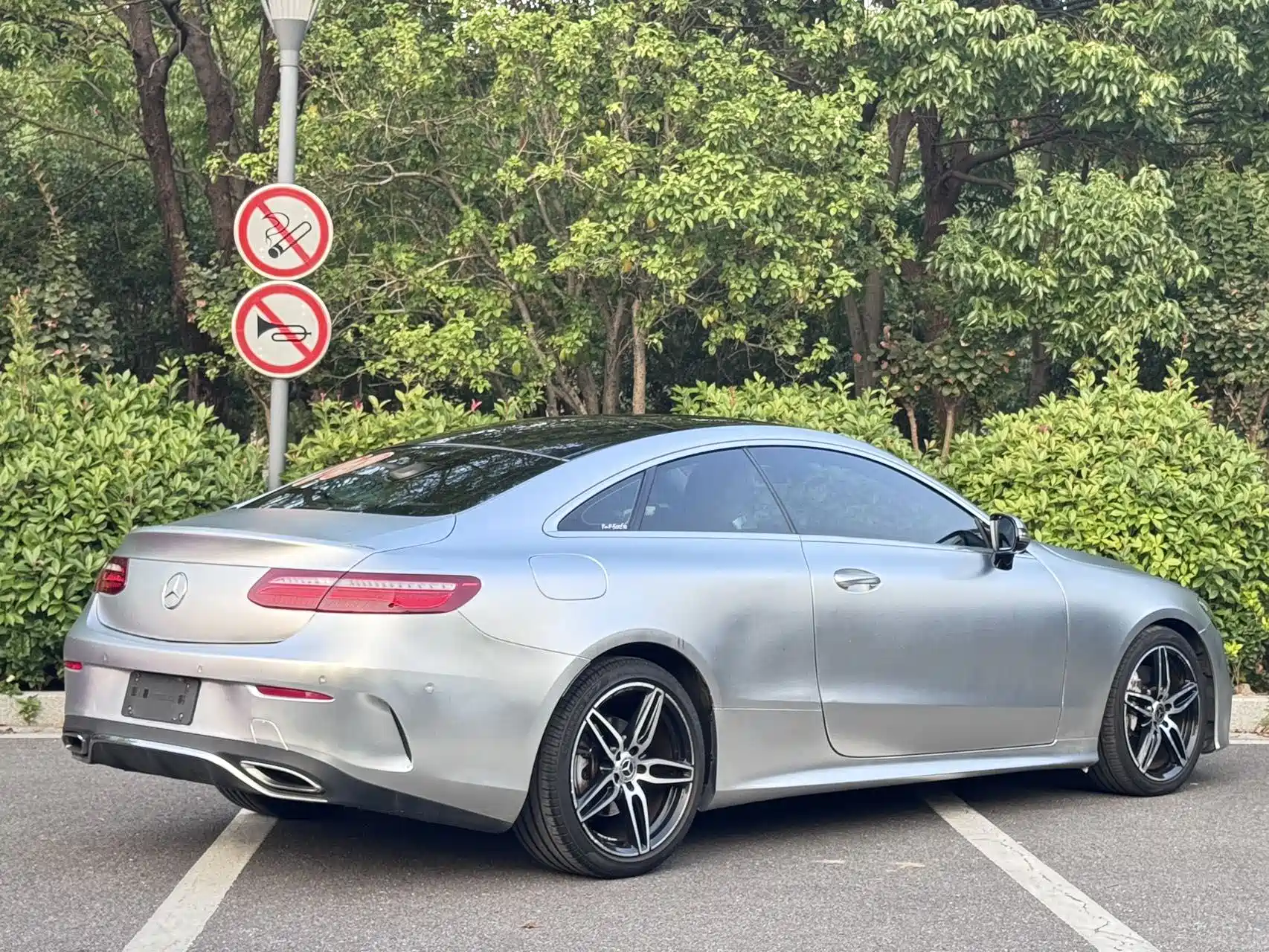 Фото 3 - Mercedes-Benz E-Class (Import)
