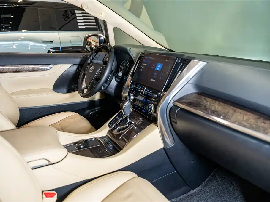 Toyota Vellfire 2023 Crown Hybrid 2.5L HV Premium фото 10