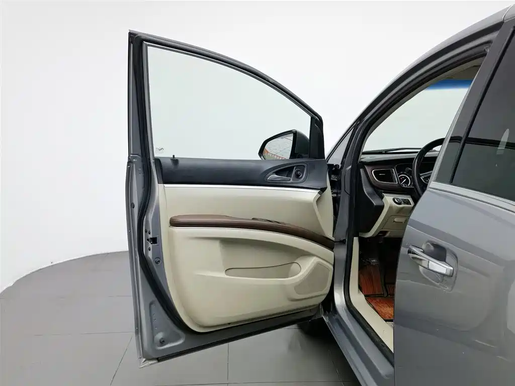 Buick GL8 2018 28T Luxury Model China VI фото 8