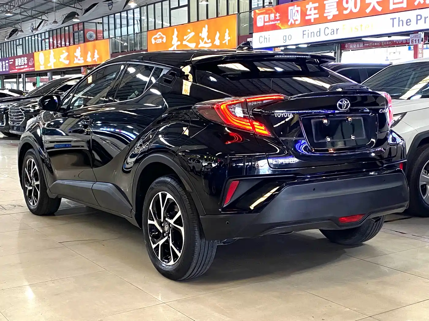 Toyota C-HR 2018 Model 2.0L Luxury Sunroof Version China V фото 4