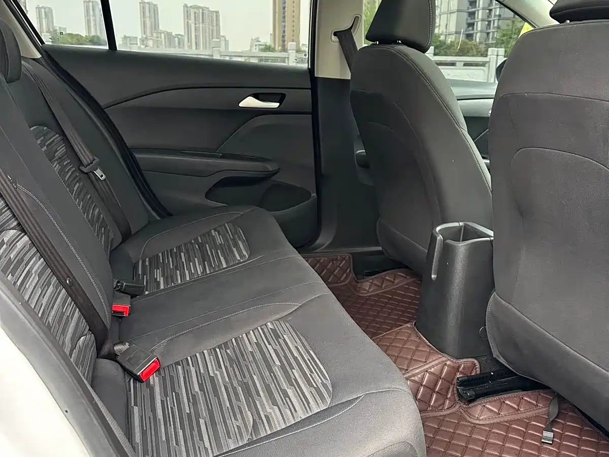 Chevrolet Cavalier 2018 320 Auto Enjoy Sunroof Edition фото 12