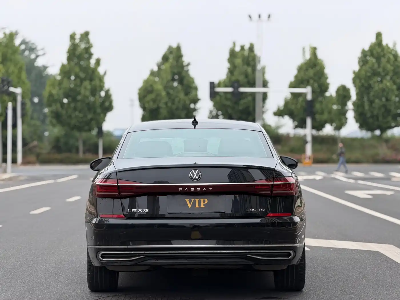 Volkswagen Passat 2024 380TSI Starlight Luxury Edition фото 5