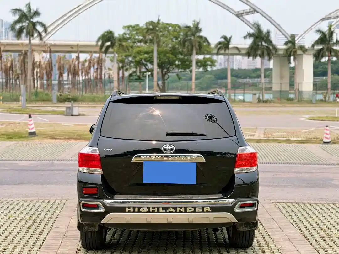 Toyota Highlander 2012 2.7L 2WD 7-Seater Luxury Edition фото 5