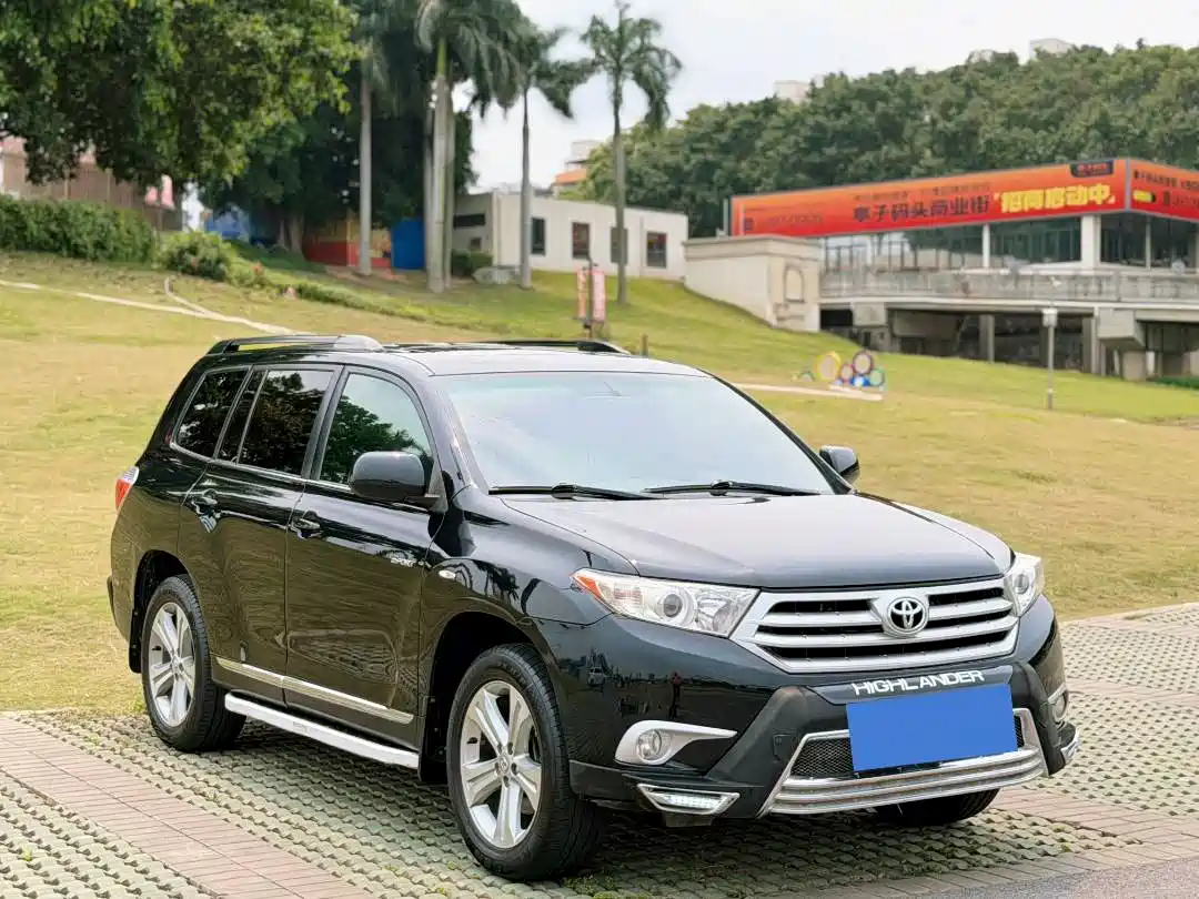 Toyota Highlander 2012 2.7L 2WD 7-Seater Luxury Edition фото 3