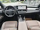 Фото 8 - Lexus ES