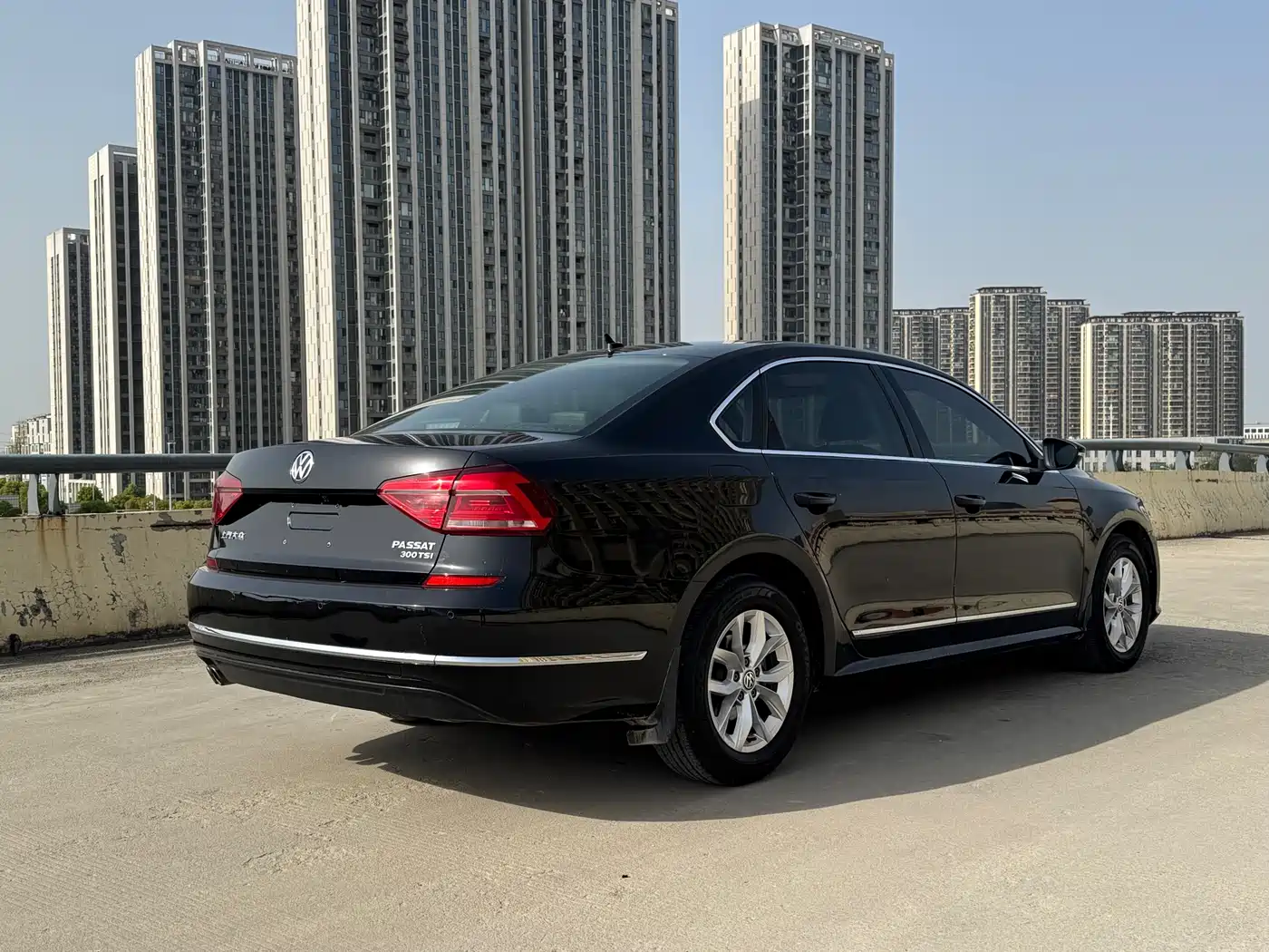 Volkswagen Passat 2015 1.8TSI Automatic Prestige Edition фото 12