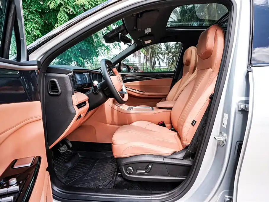 Geely Galaxy Galaxy L7 2025 EM-i 115km Explorer+ Edition фото 8