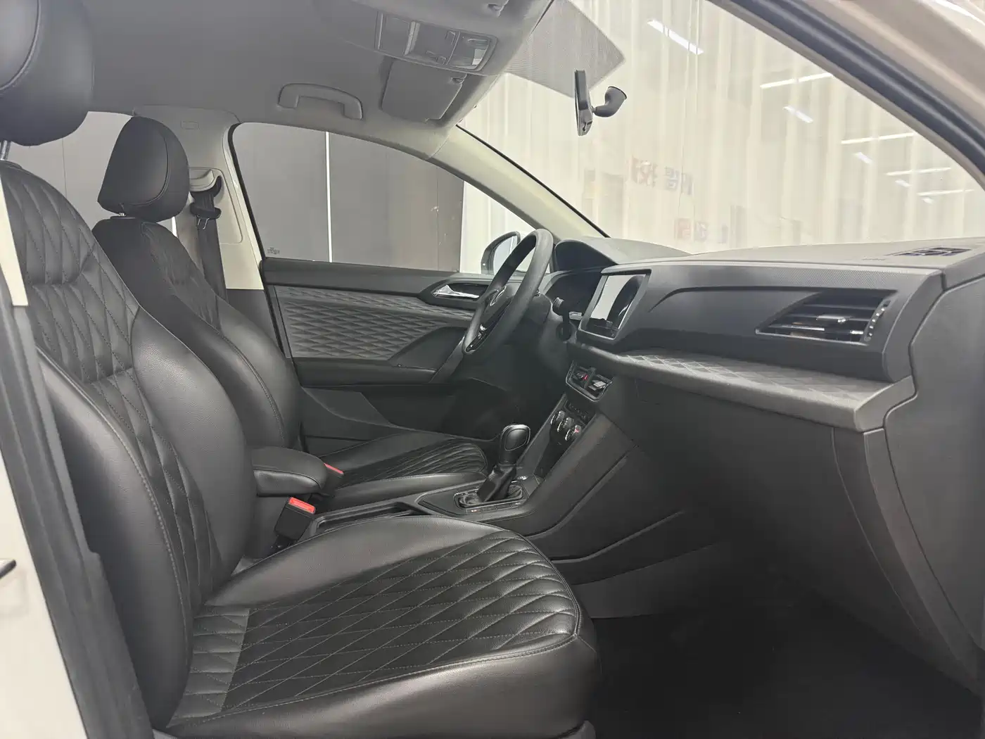 Volkswagen Tharu 2021 Model 280TSI 2WD Trend Edition фото 8