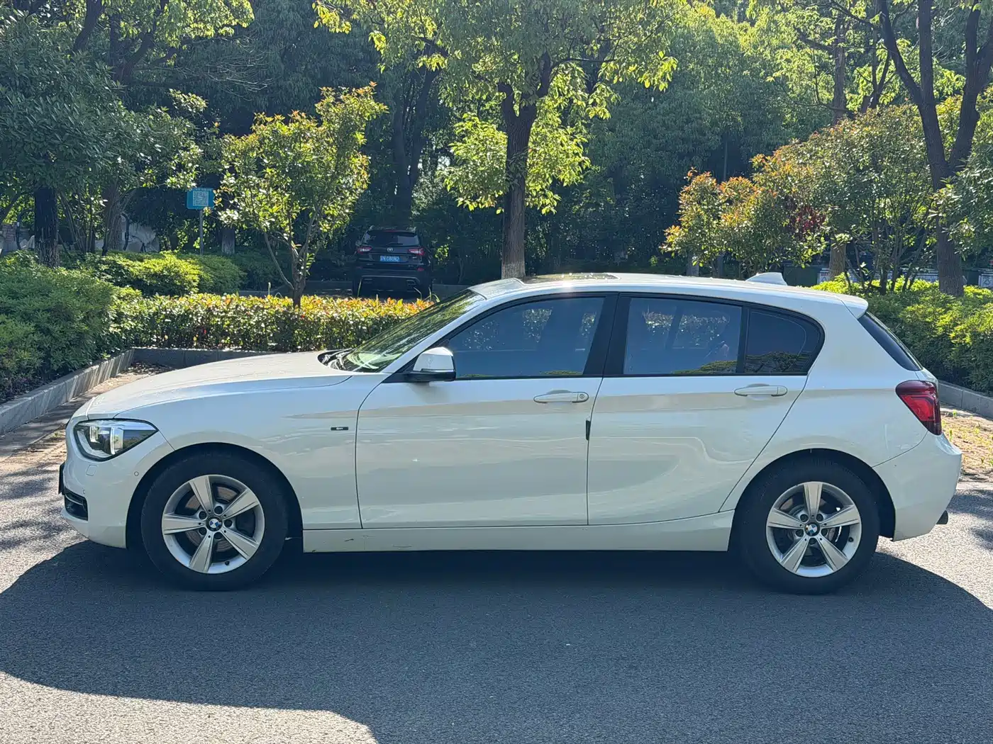 BMW 1 Series (Import) 2013 Facelift 118i Sport Model фото 2