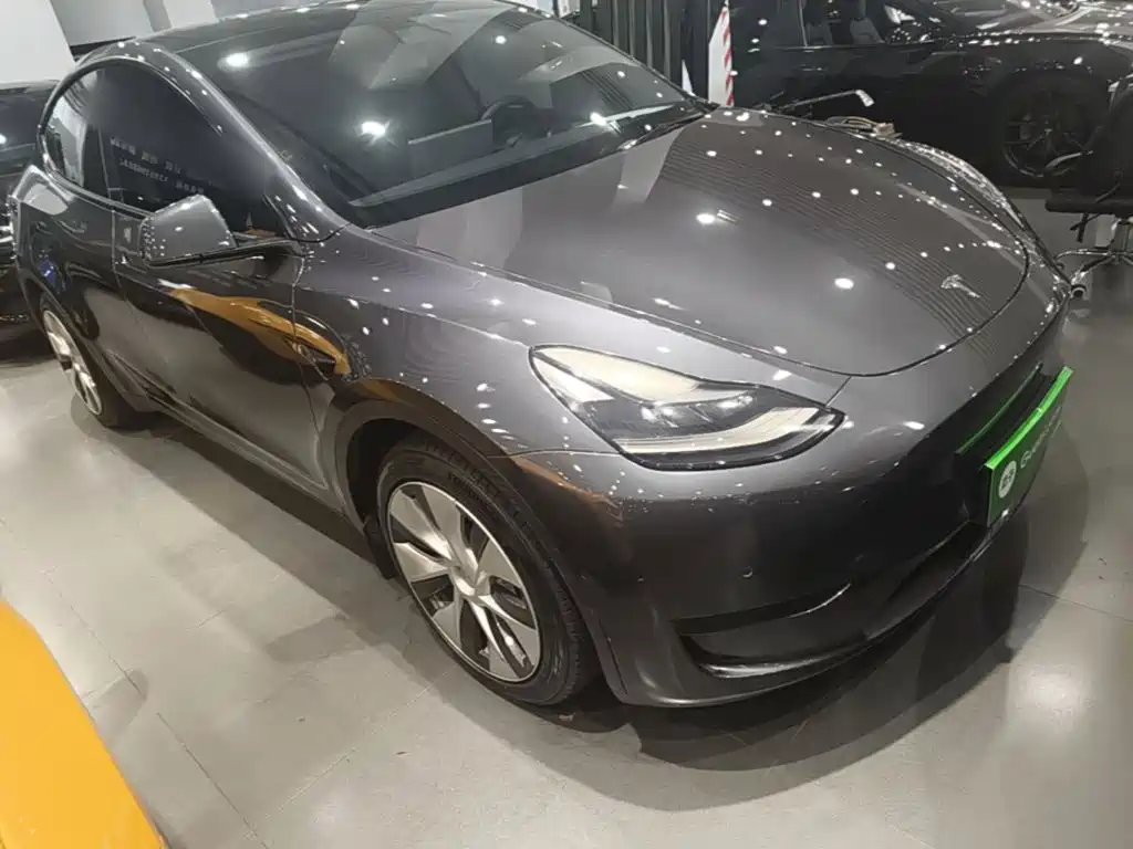 Фото 4 - Tesla Model Y