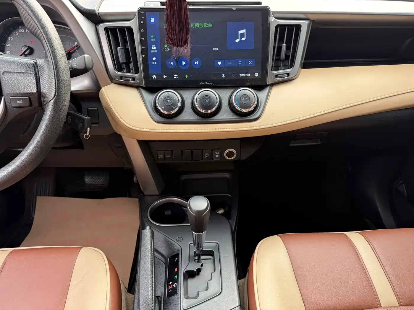 Toyota RAV4 Rongfang 2016 2.0L CVT 2WD Urban (China V) фото 14